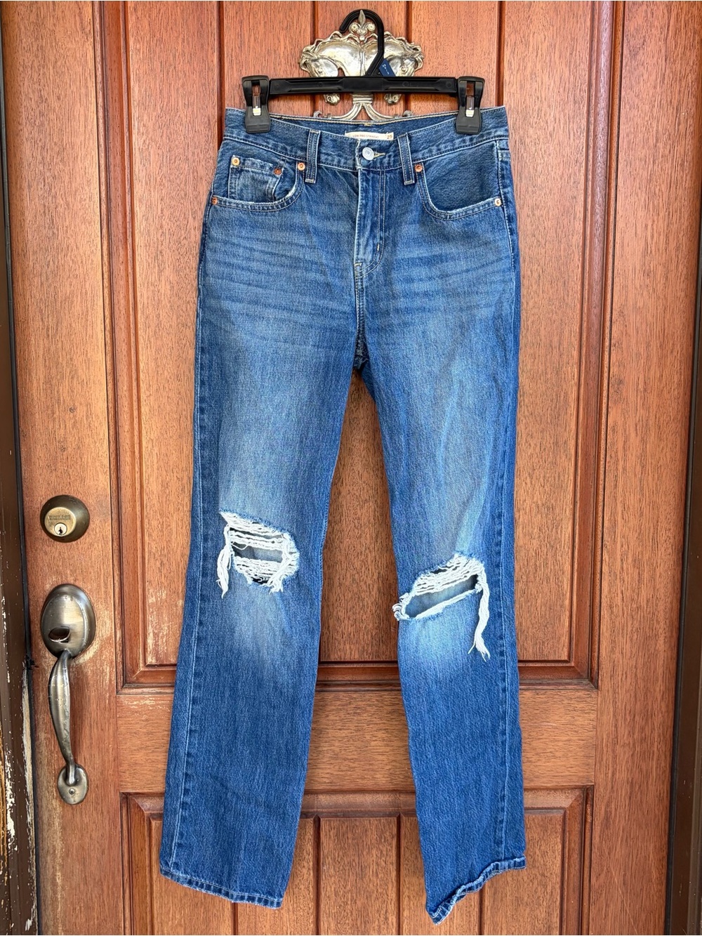 Women’s Straight Leg Levi’s